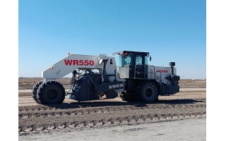 拼搏（中国）设备在吉林中交三公局松通高速